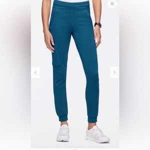 Jaanuu women’s 10 pocket scrub jogger